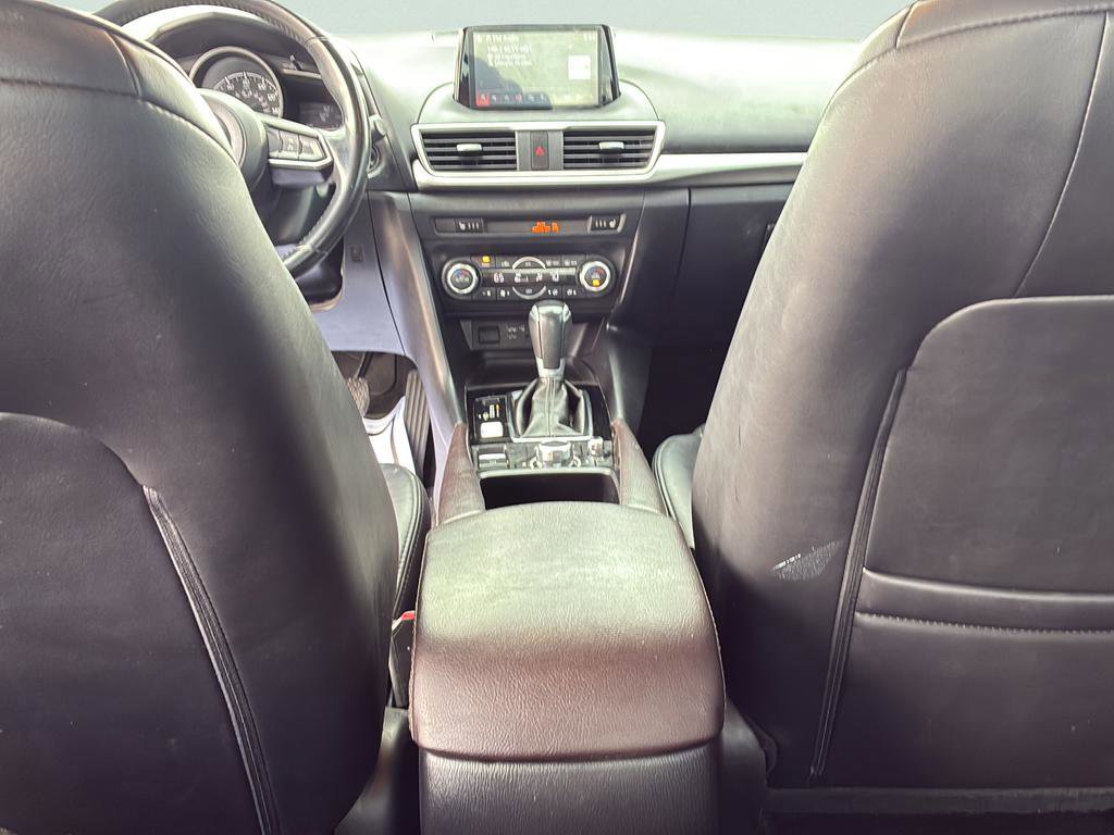 Used 2018 MAZDA MAZDA3 Touring FWD image 30