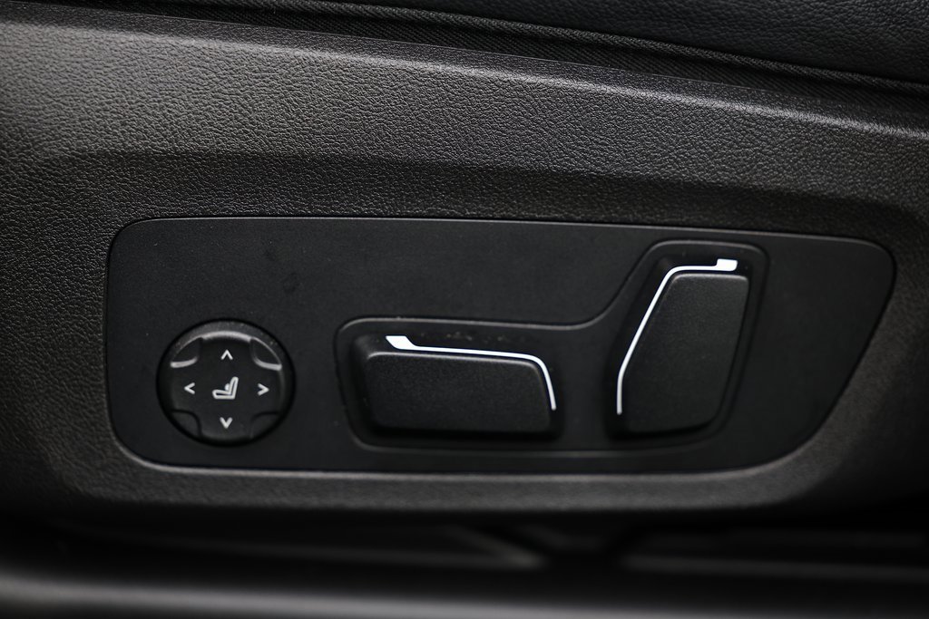 Used 2025 BMW X4 xDrive30i w/ Premium Package image 22