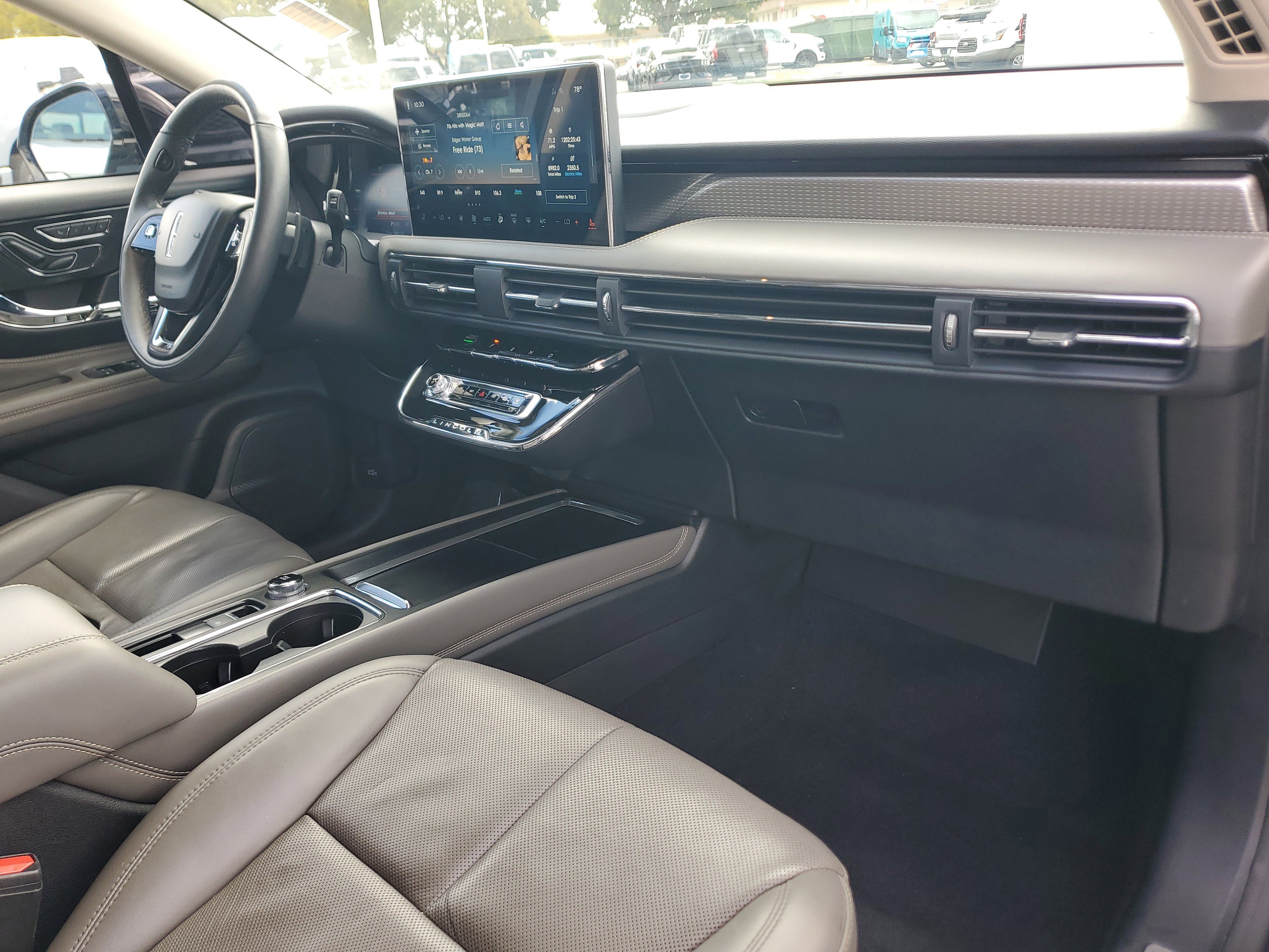 Used 2023 Lincoln Corsair Grand Touring w/ Equipment Group 301A image 18