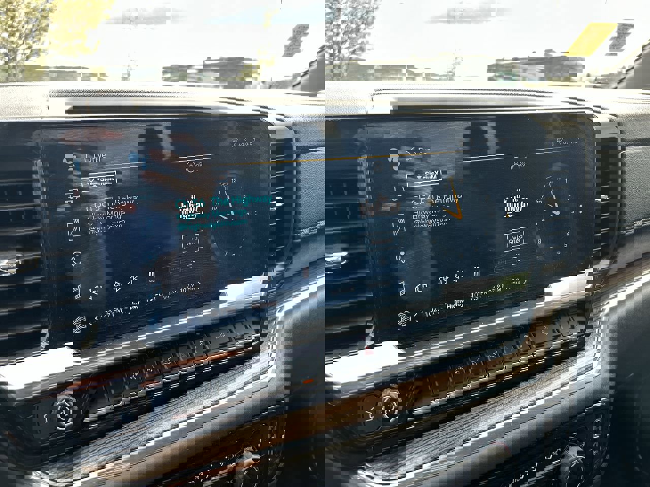 Used 2023 Chevrolet Silverado 1500 LT w/ Z71 Off-Road Package image 28