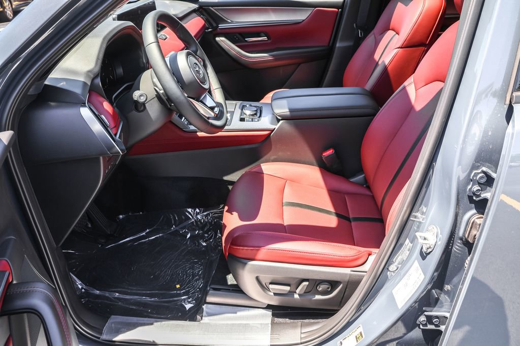 Used 2025 MAZDA CX-70 Plug-In Hybrid w/ Premium Plus image 16