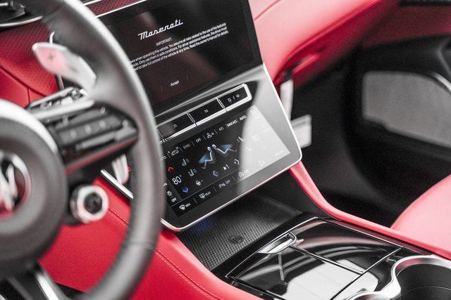 Used 2025 Maserati Grecale Modena image 17