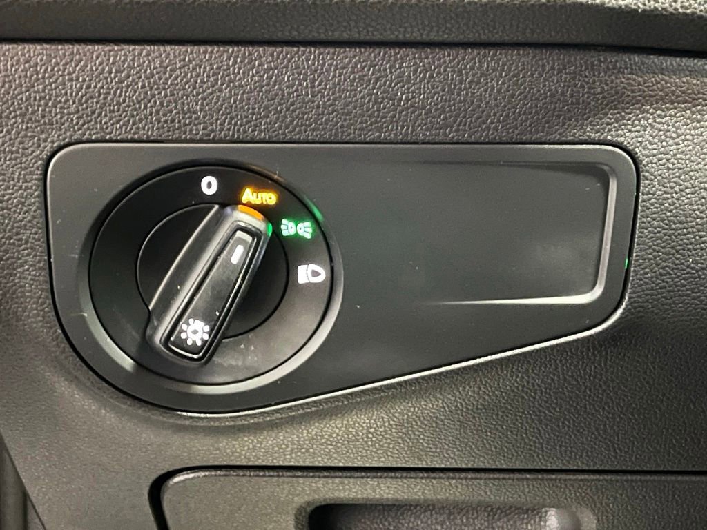 Used 2018 Volkswagen Tiguan S FWD image 12