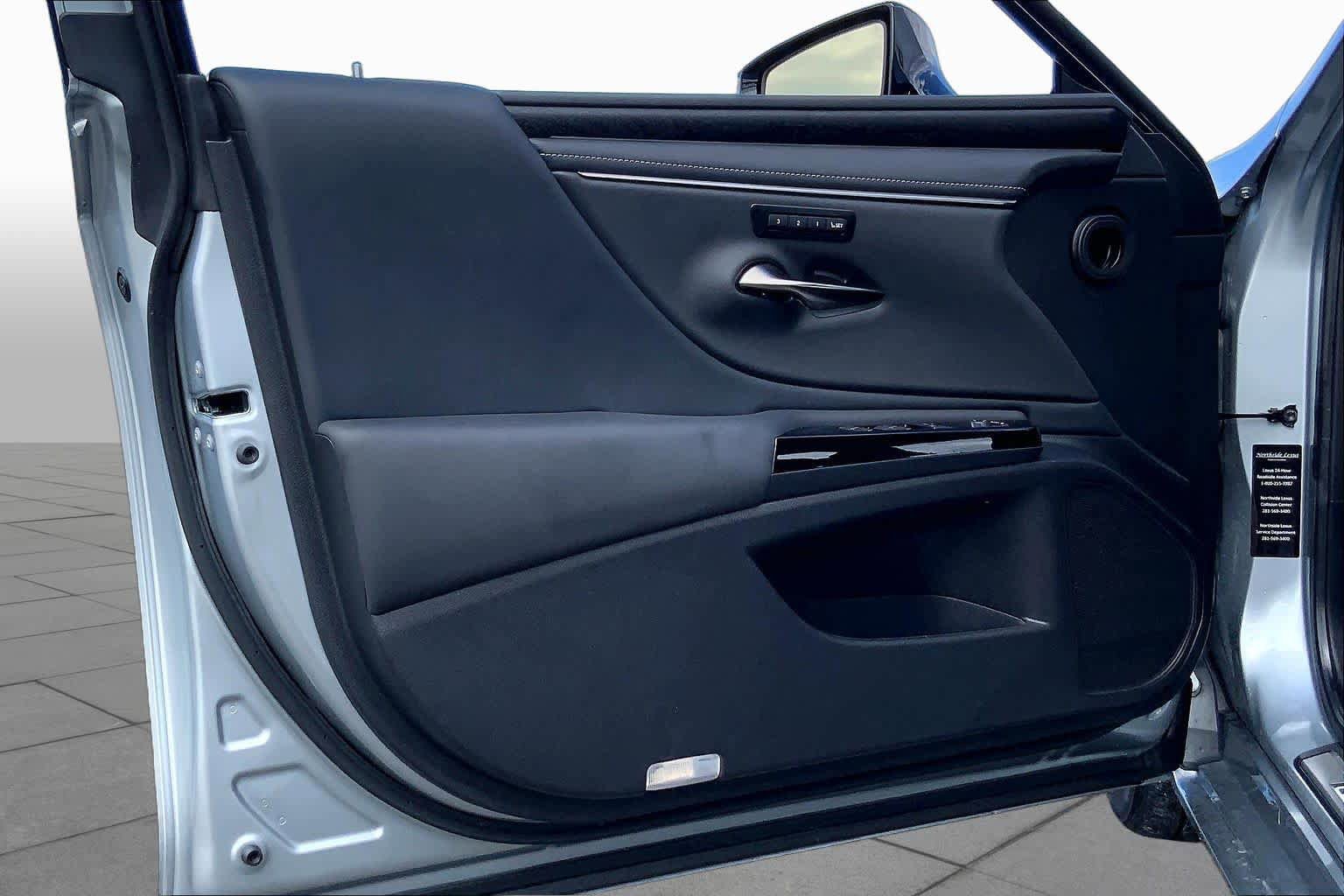 Used 2024 Lexus ES 350 w/ Technology Package FWD image 21