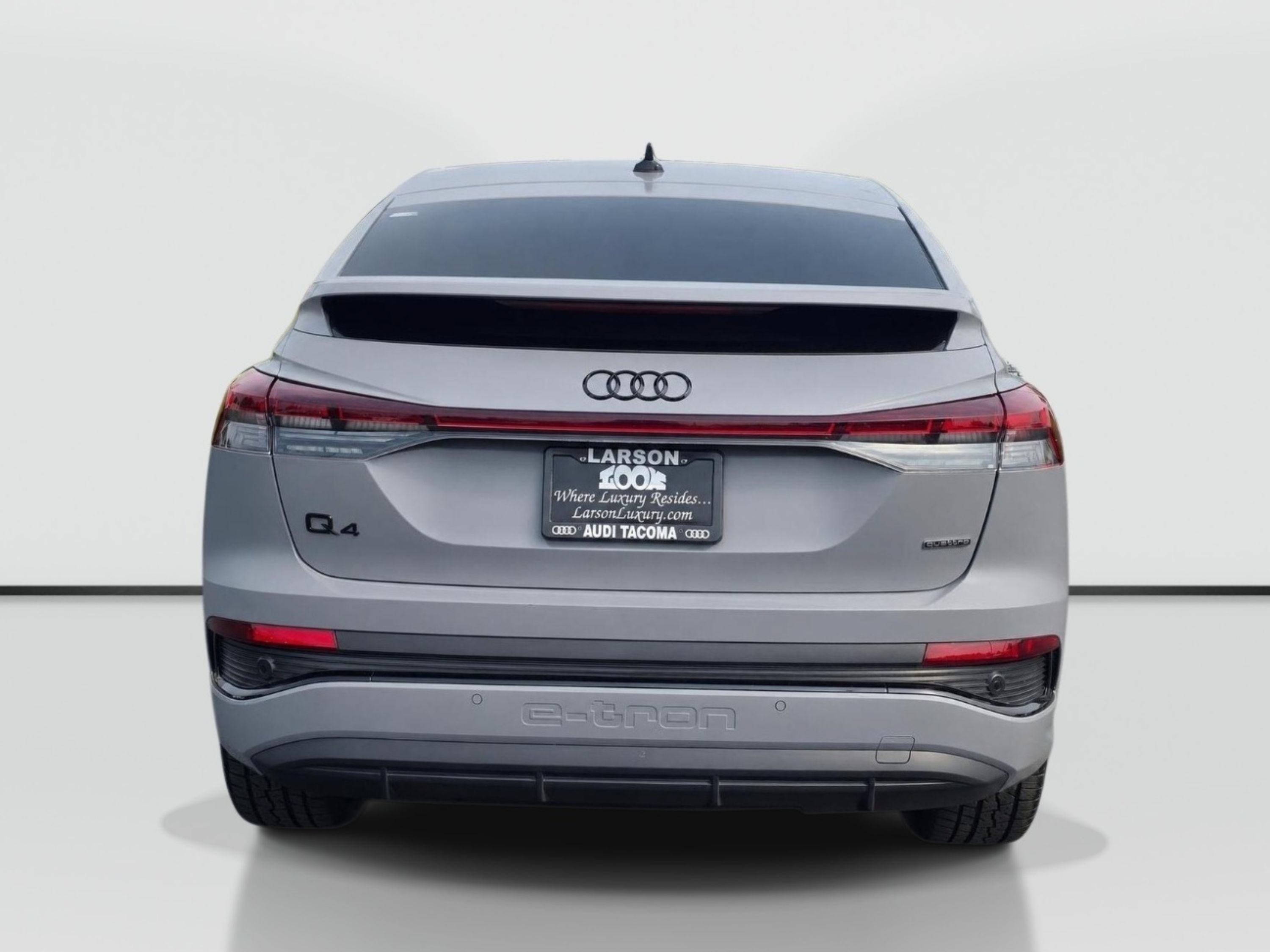 Used 2023 Audi Q4 e-tron Premium Plus w/ Premium Plus AWD/4WD image 4