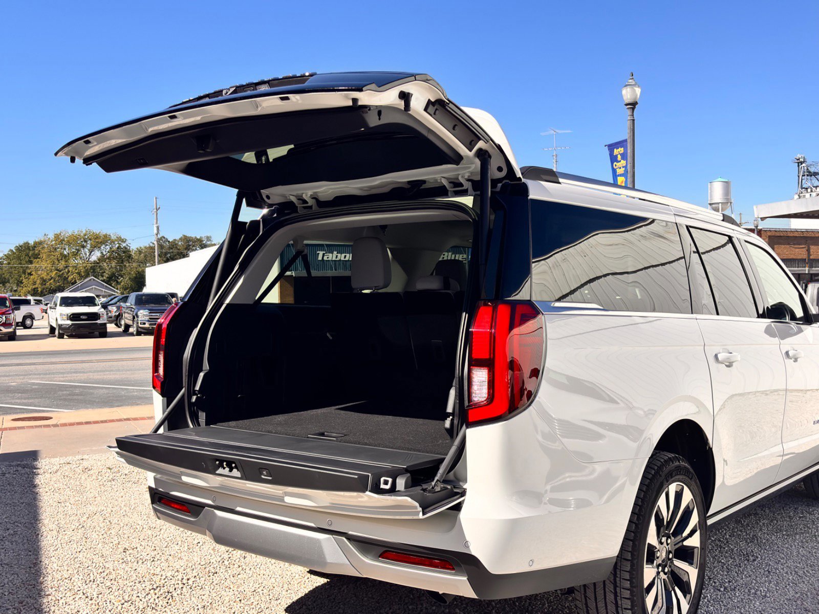 New 2025 Ford Expedition Max Platinum image 7