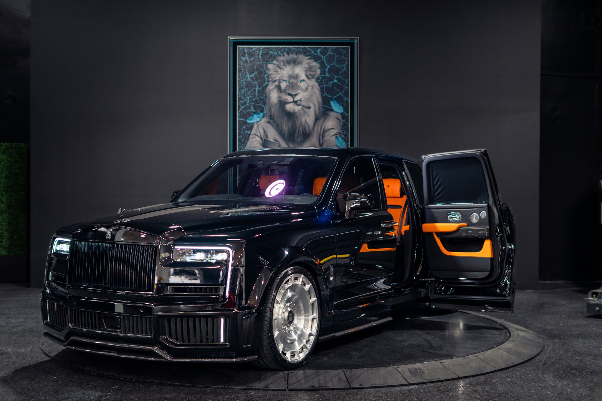Used 2022 Rolls-Royce Cullinan Black Badge w/ Dark Exterior Package AWD/4WD image 1