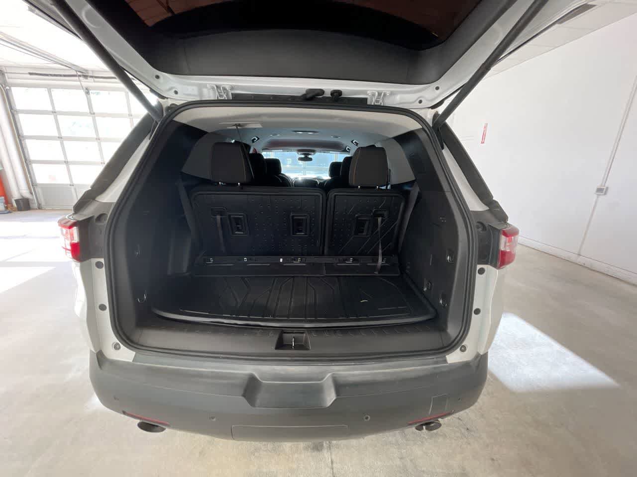Used 2021 Chevrolet Traverse LT w/ LPO, Cargo Package AWD/4WD image 24