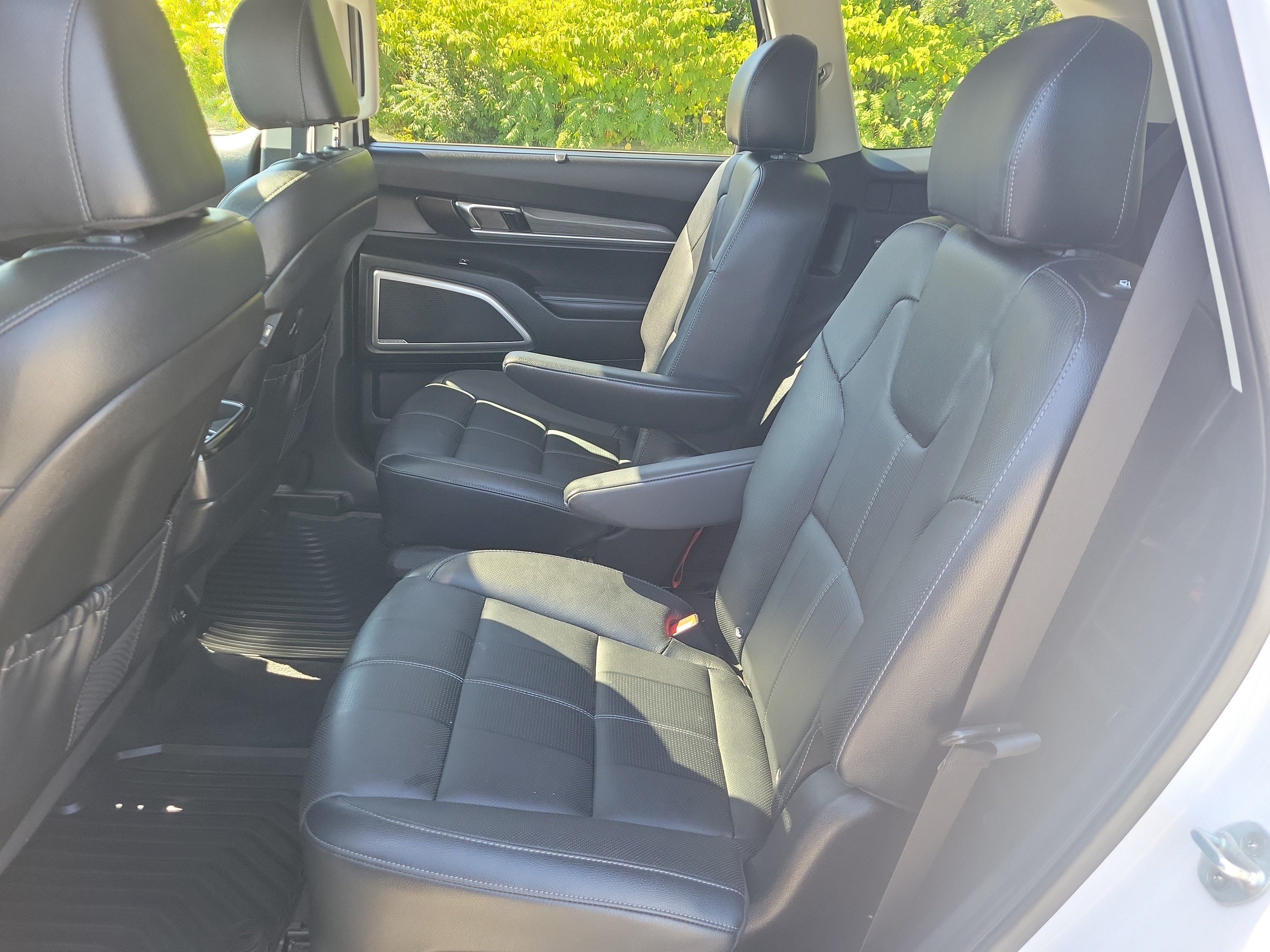 Used 2022 Kia Telluride EX w/ EX Premium Package AWD/4WD image 16