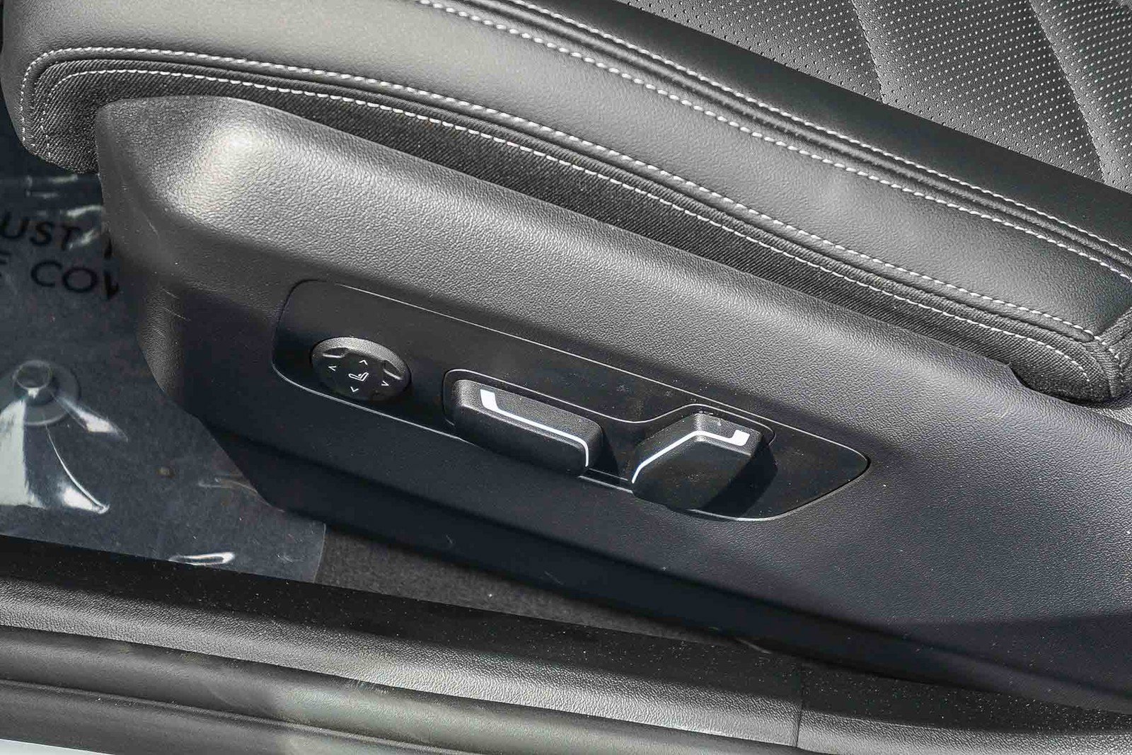 Certified 2025 BMW 530i image 24
