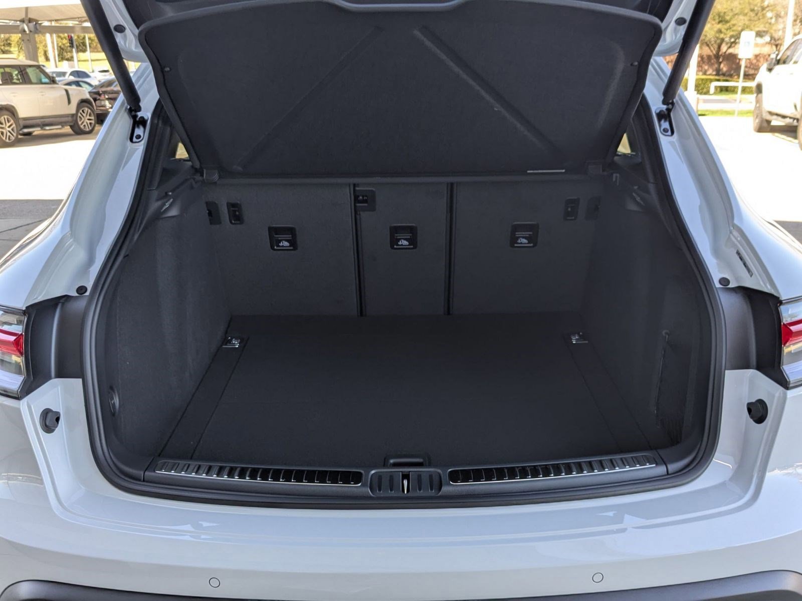 New 2026 Porsche Macan S image 23