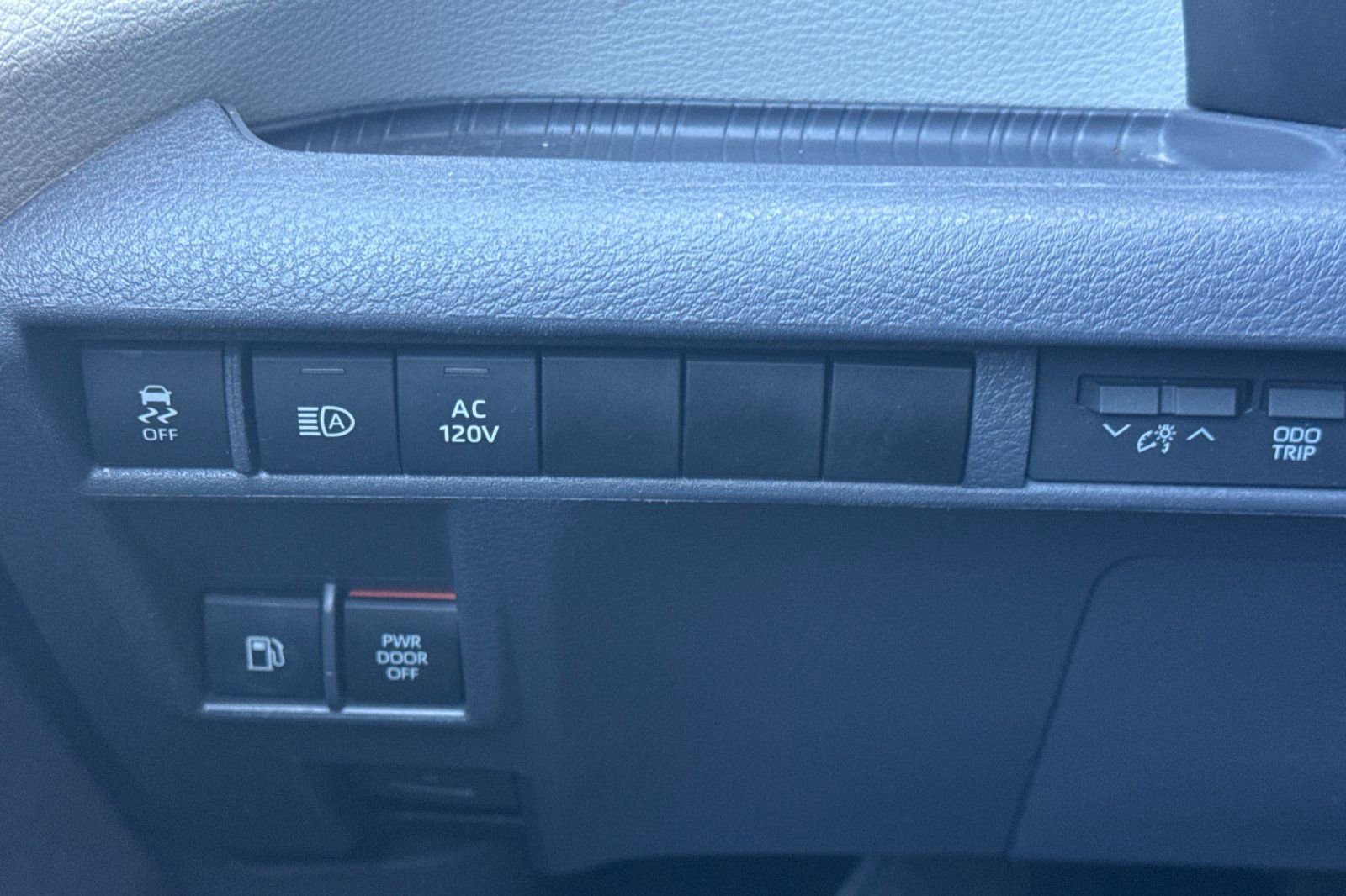 Used 2021 Toyota Sienna XLE w/ XLE Plus Package image 35