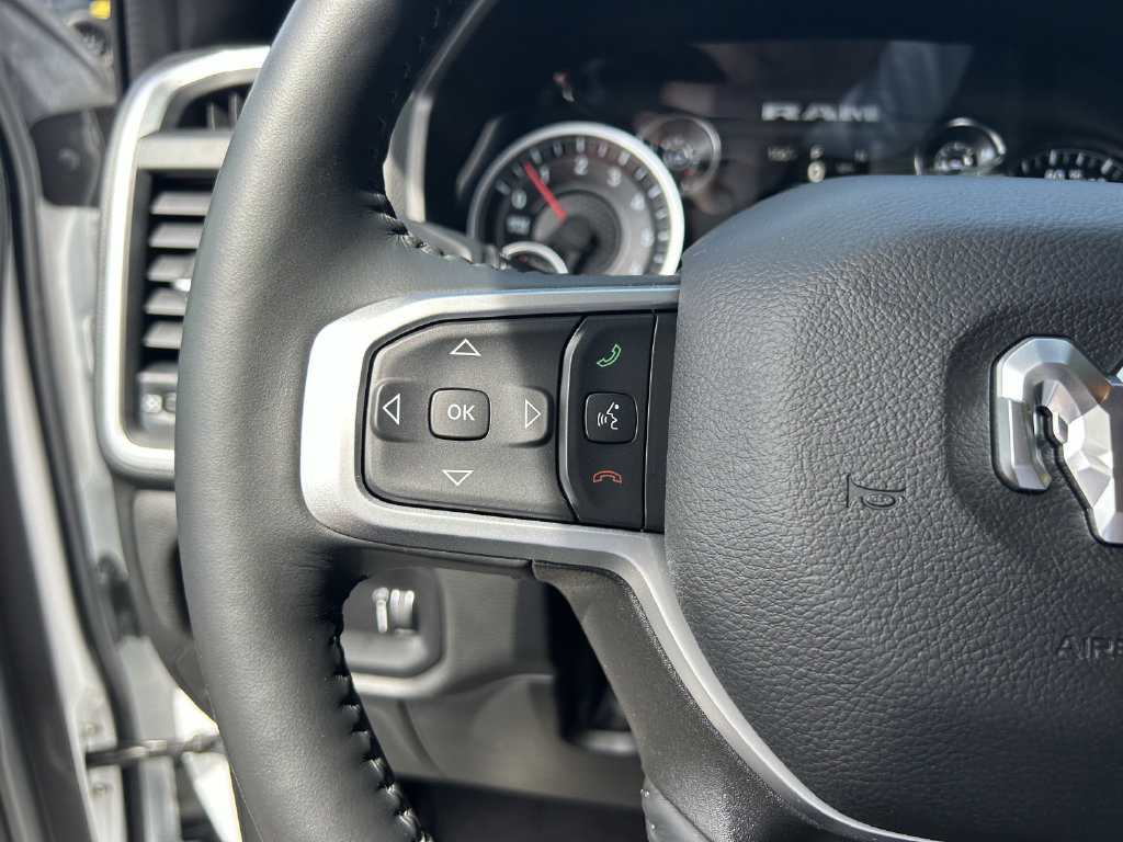 Used 2023 RAM 1500 Big Horn AWD/4WD image 38