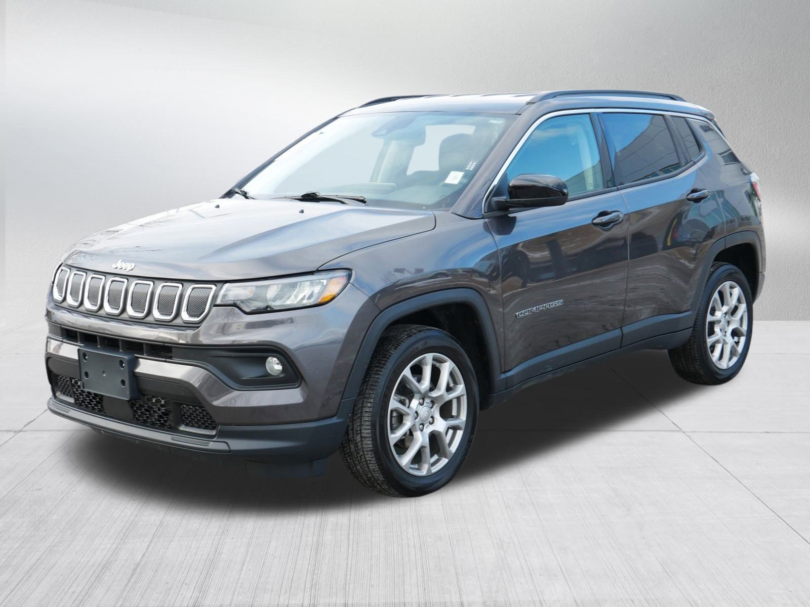 Certified 2022 Jeep Compass Latitude image 3