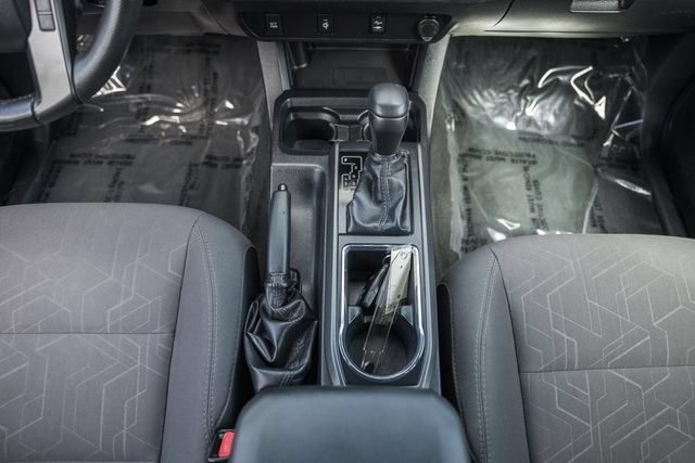 Used 2018 Toyota Tacoma TRD Off-Road w/ Four Season Floor Mat Package AWD/4WD image 30