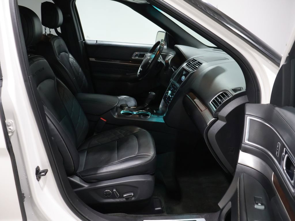 Used 2017 Ford Explorer Platinum image 23