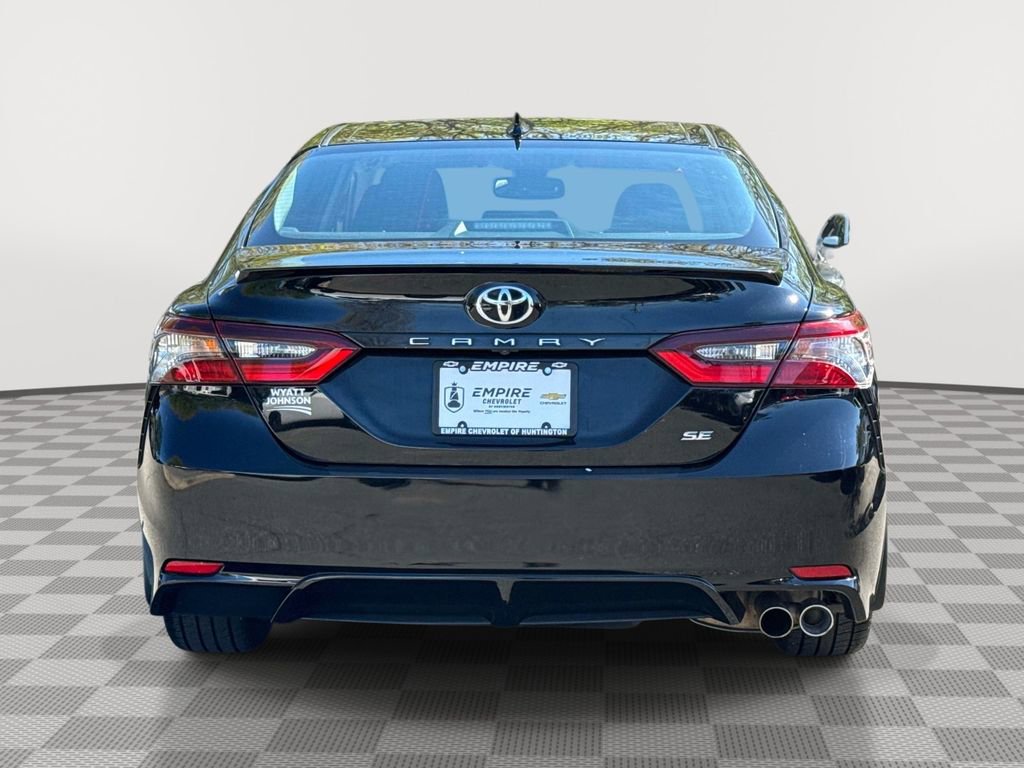 Used 2024 Toyota Camry SE w/ Convenience Package FWD image 5
