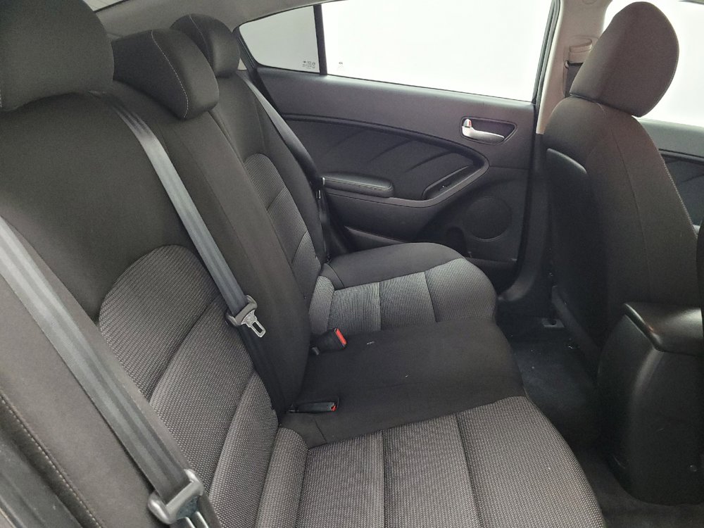 Used 2017 Kia Forte LX image 19