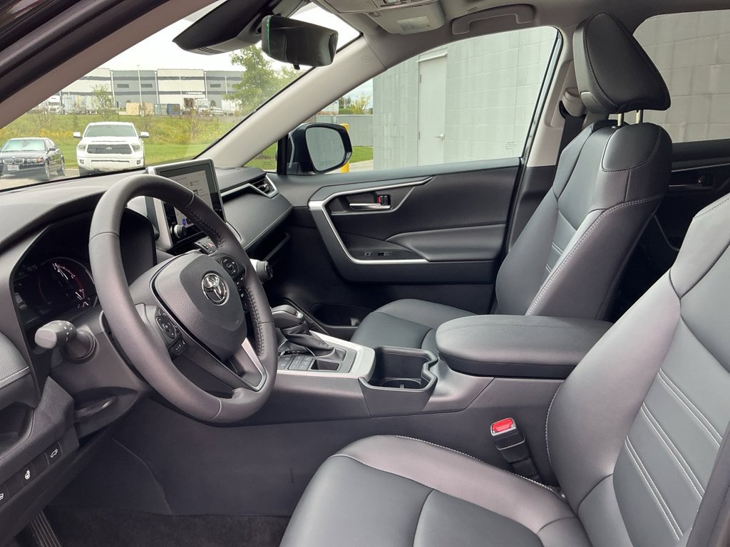 Used 2025 Toyota RAV4 XLE Premium w/ Weather Package AWD/4WD image 19