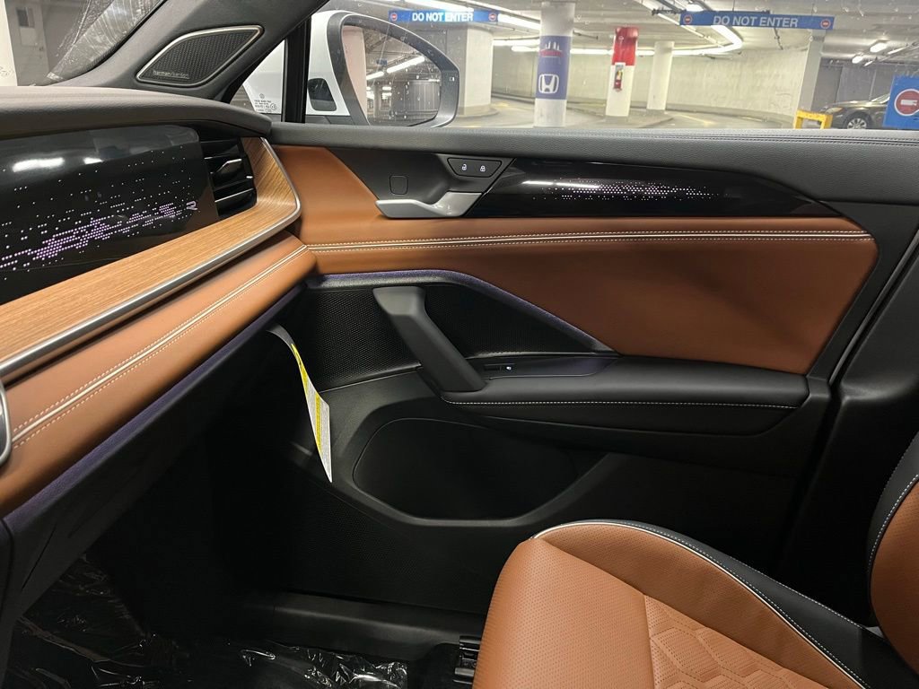 New 2026 Volkswagen Tiguan SEL R-Line image 32