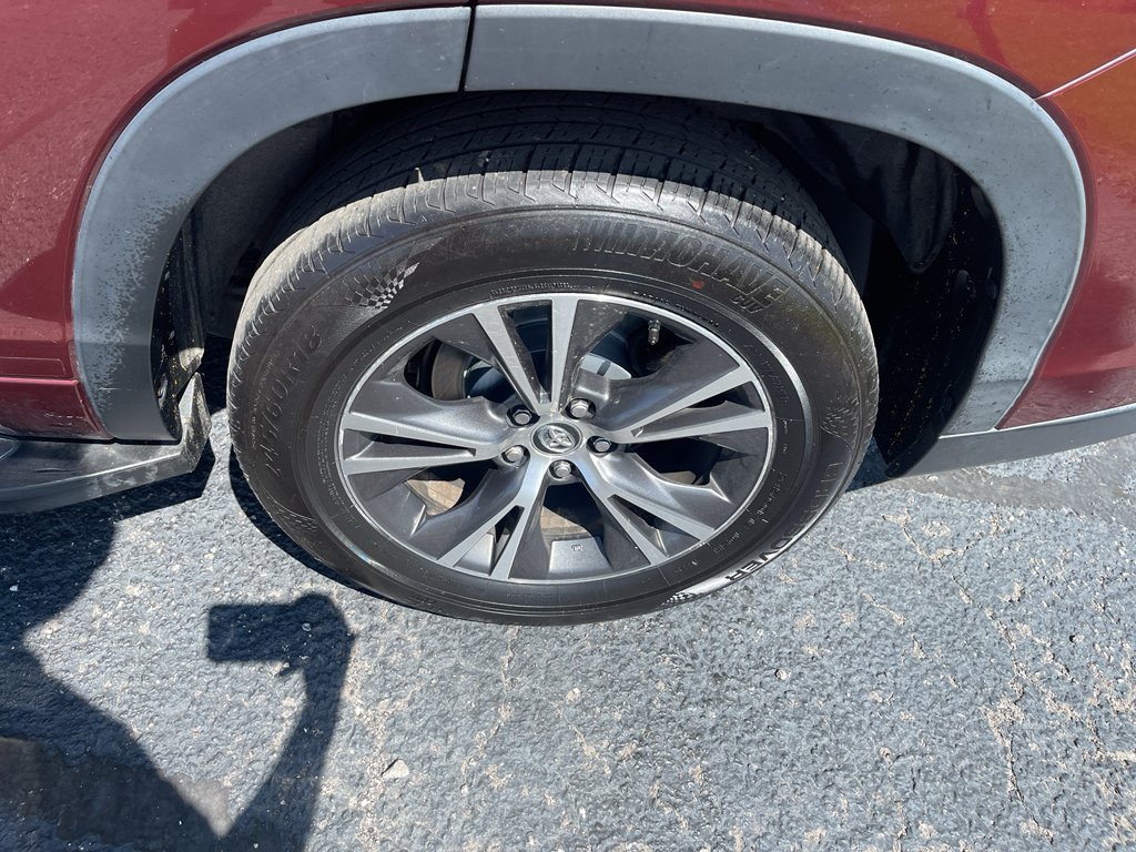 Used 2016 Toyota Highlander XLE FWD image 10