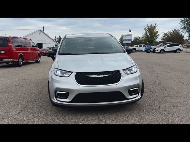Used 2024 Chrysler Pacifica Limited FWD image 28