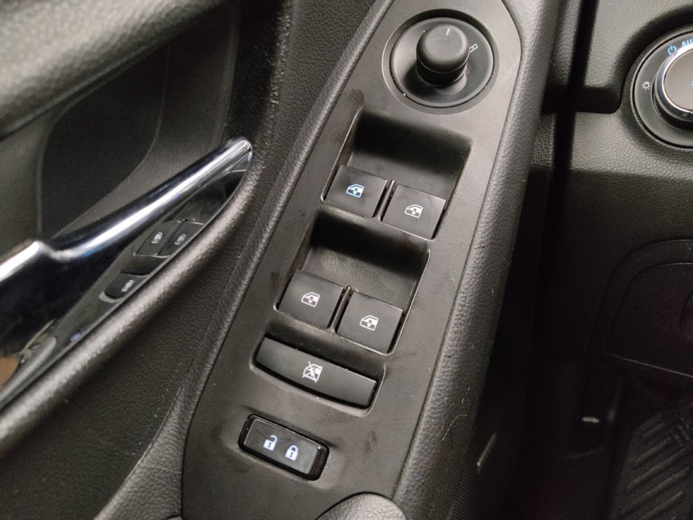 Used 2015 Chevrolet Trax LTZ FWD image 27