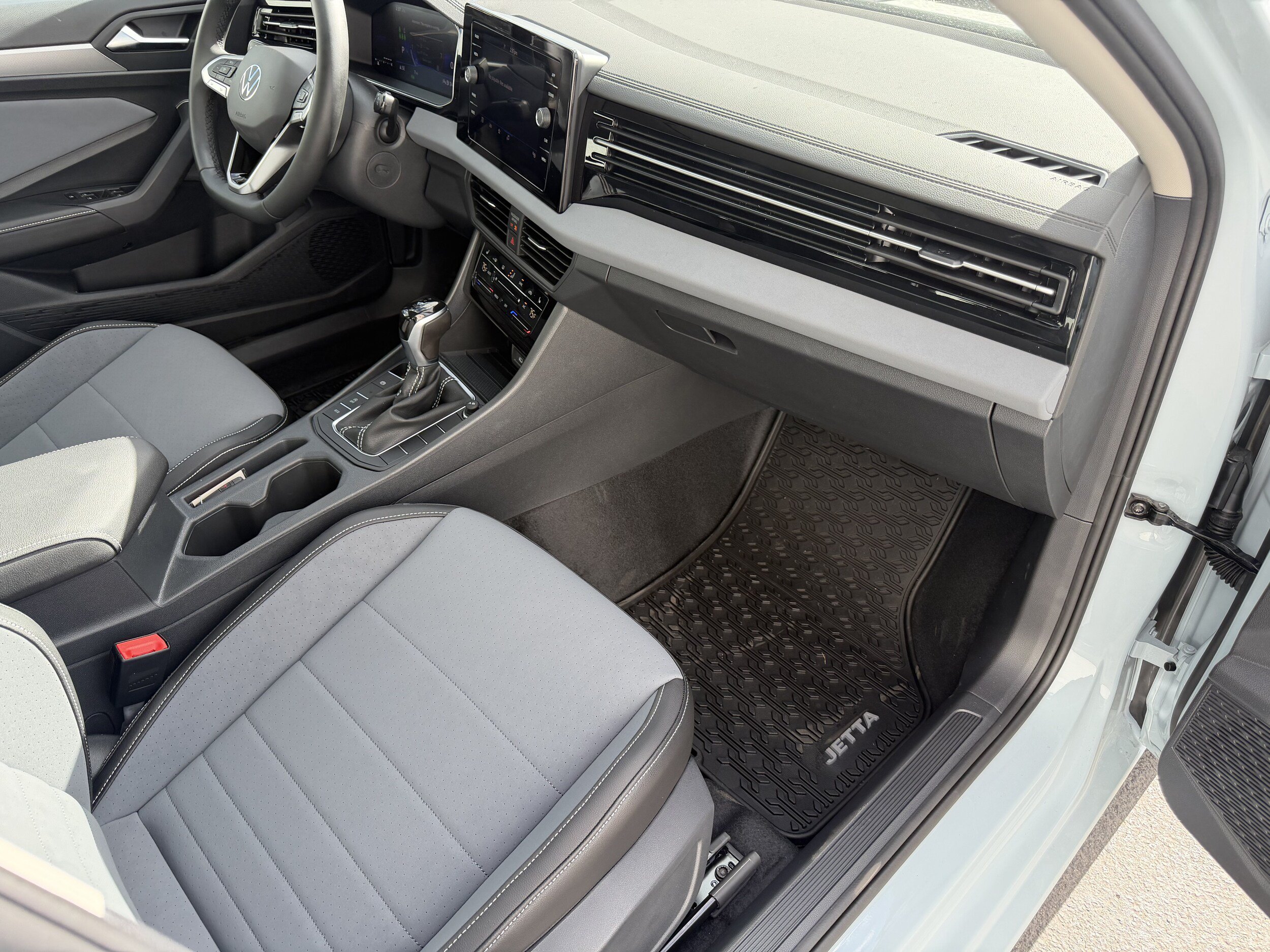 New 2027 Volkswagen Jetta SE FWD image 33
