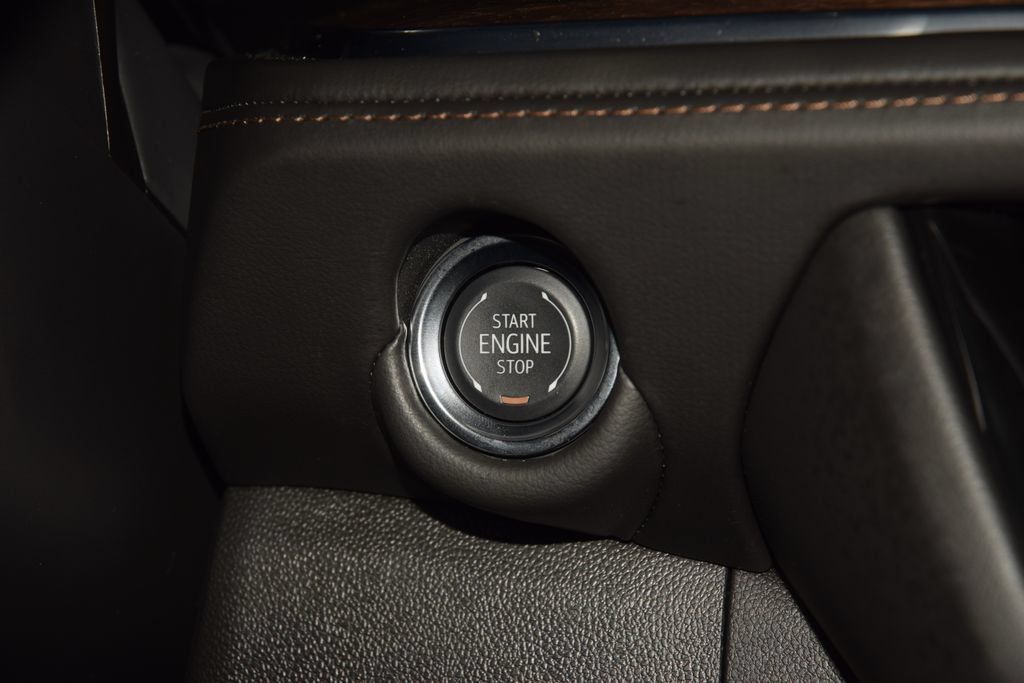 Used 2025 Chevrolet Tahoe High Country AWD/4WD image 34