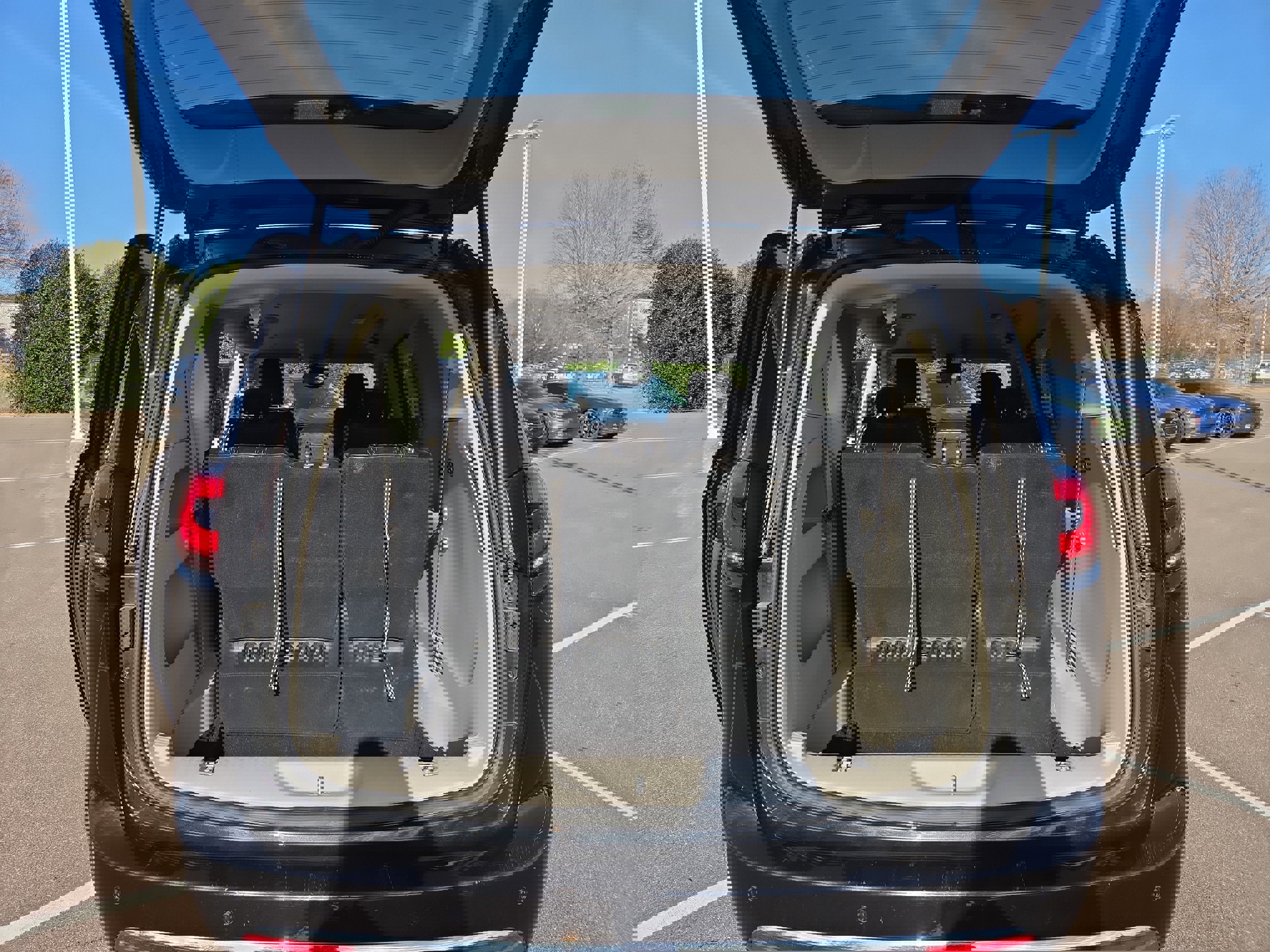 Certified 2023 Chrysler Pacifica Touring-L image 12