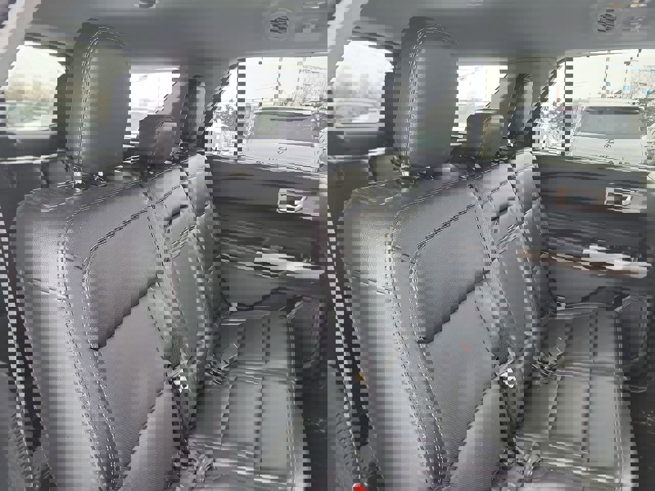 Used 2024 Ford Explorer Limited image 21