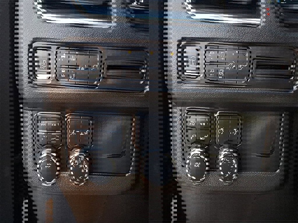 Certified 2022 Chevrolet Tahoe LT w/ Luxury Package image 28