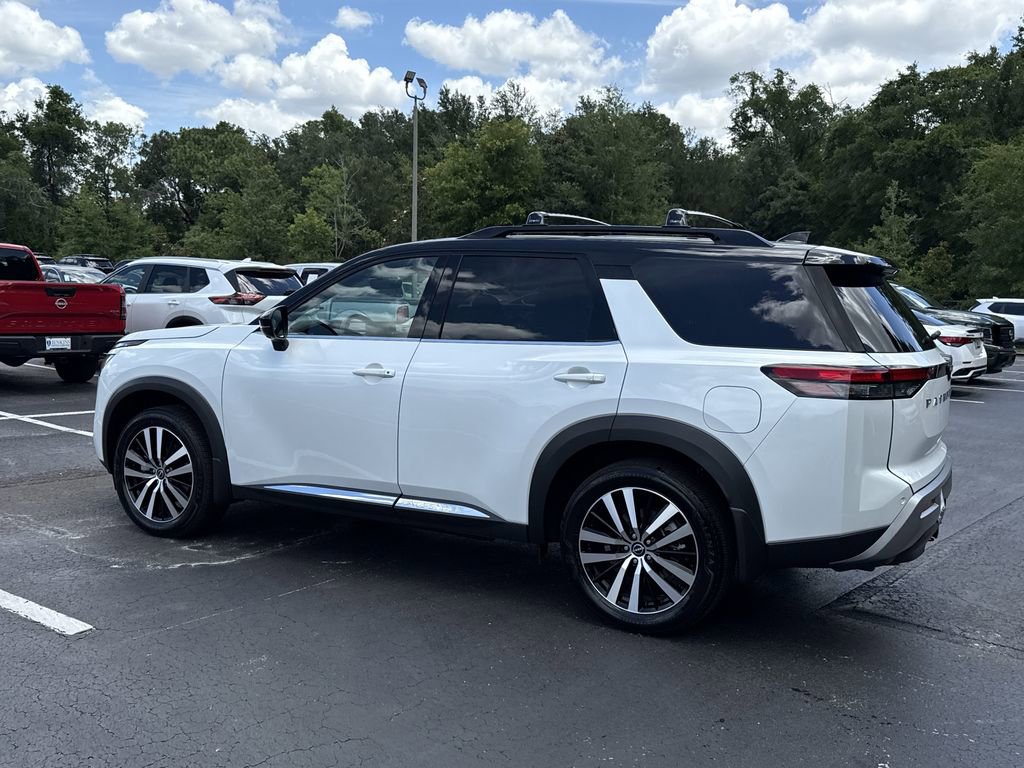 Used 2025 Nissan Pathfinder Platinum w/ Cargo Package FWD image 11