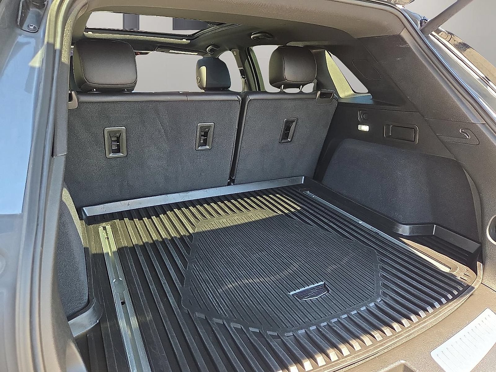 Certified 2021 Cadillac XT5 Sportv w/ LPO, Floor Liner Package AWD/4WD image 18