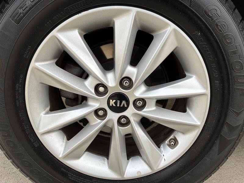 Used 2019 Kia Sorento LX image 20