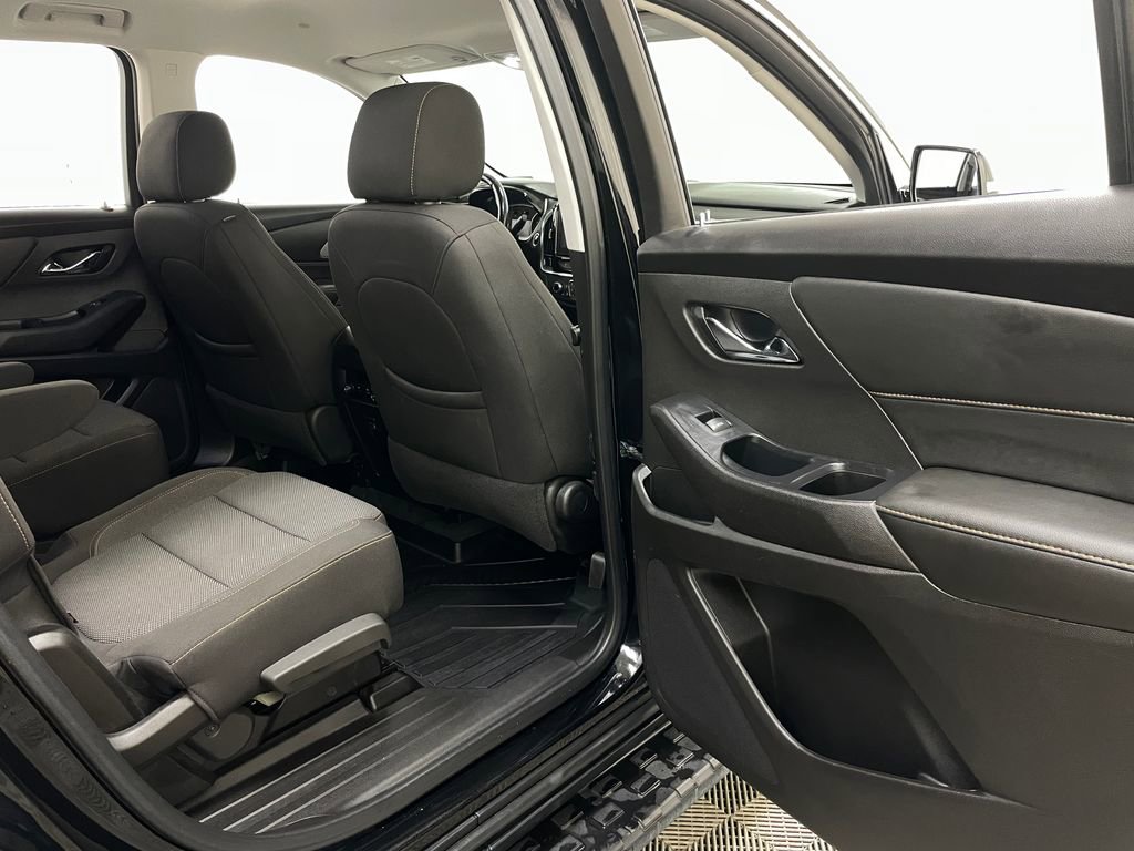 Certified 2021 Chevrolet Traverse LT FWD image 42