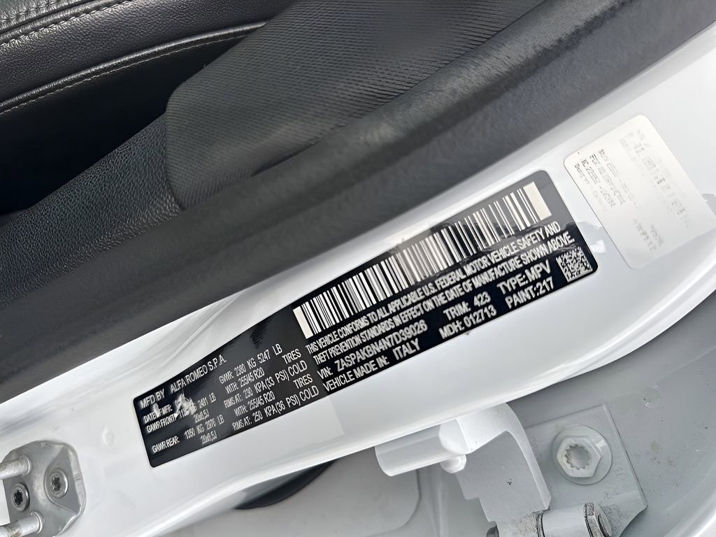 Used 2022 Alfa Romeo Stelvio Veloce image 43