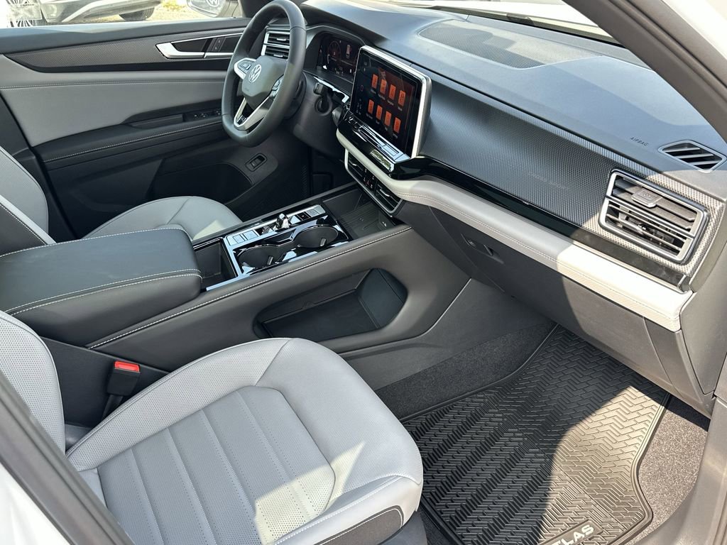 New 2026 Volkswagen Atlas Cross Sport SEL R-Line image 30
