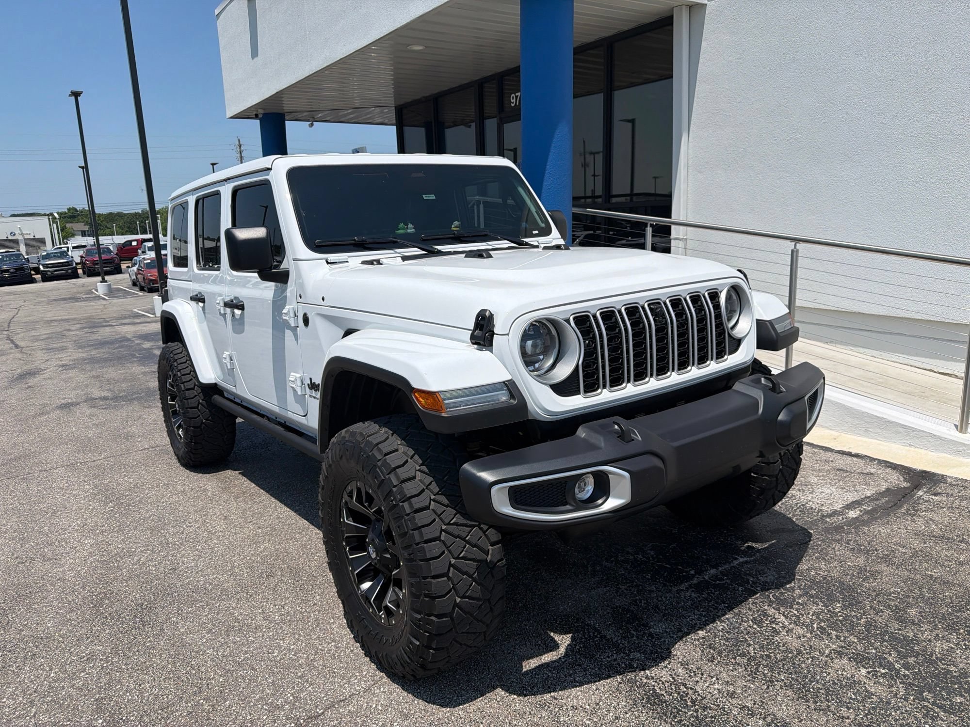 Used 2026 Jeep Wrangler Unlimited Sahara AWD/4WD image 5