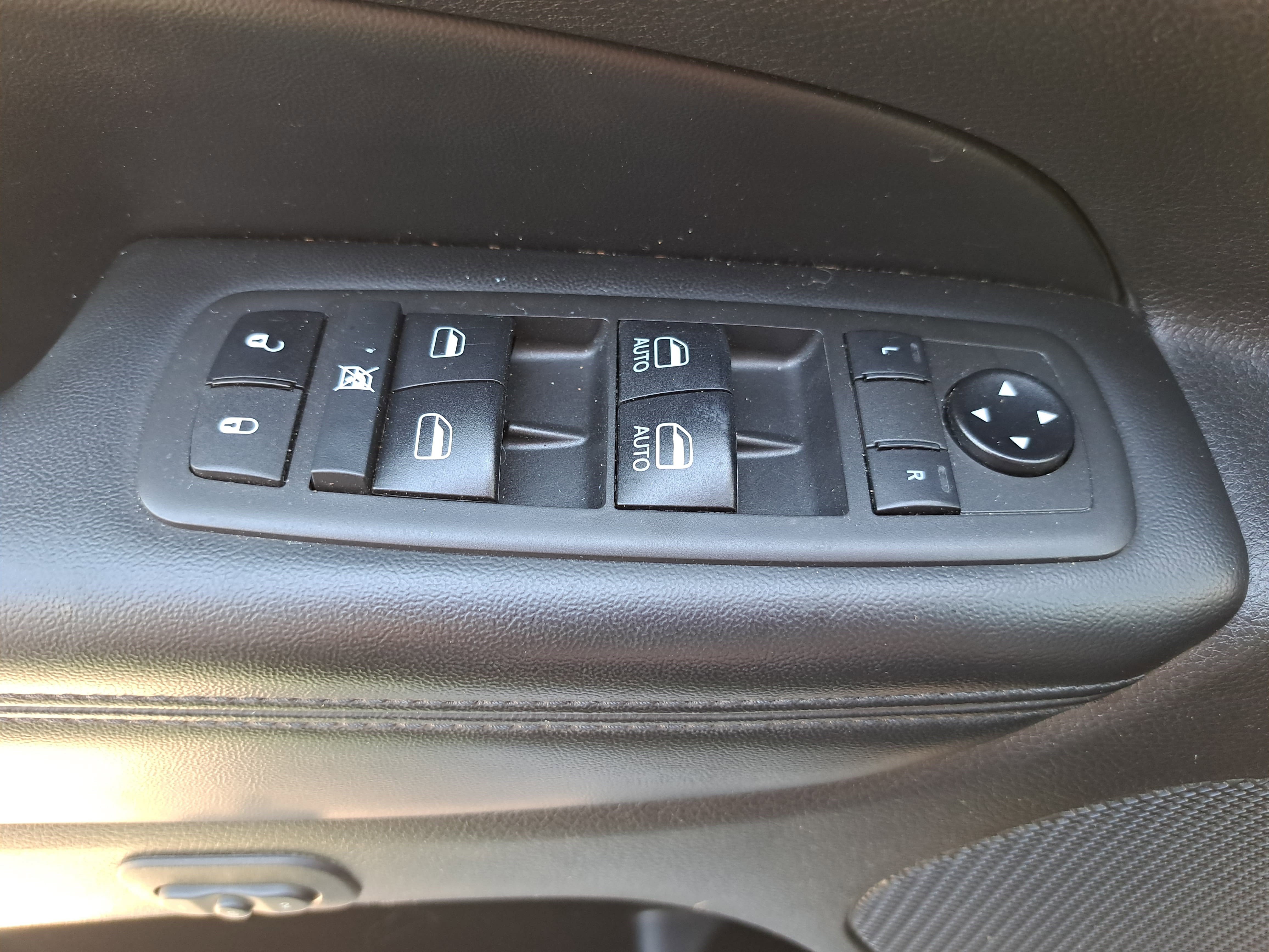 Used 2021 Jeep Grand Cherokee Limited w/ Luxury Group II AWD/4WD image 27