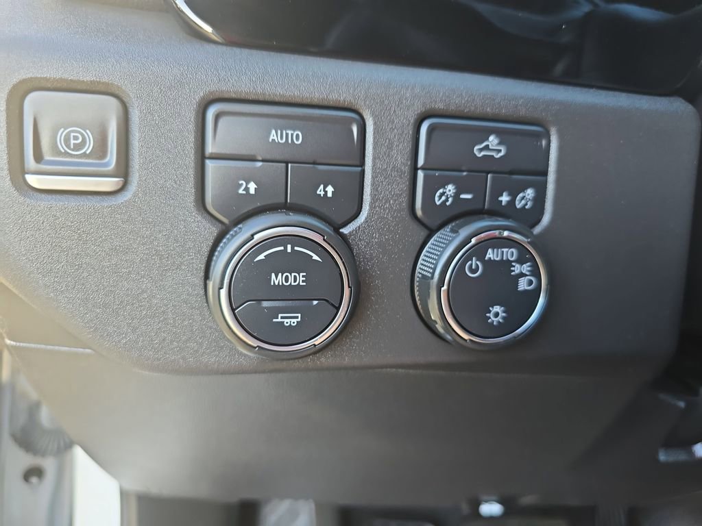 Used 2024 Chevrolet Silverado 1500 LT image 27