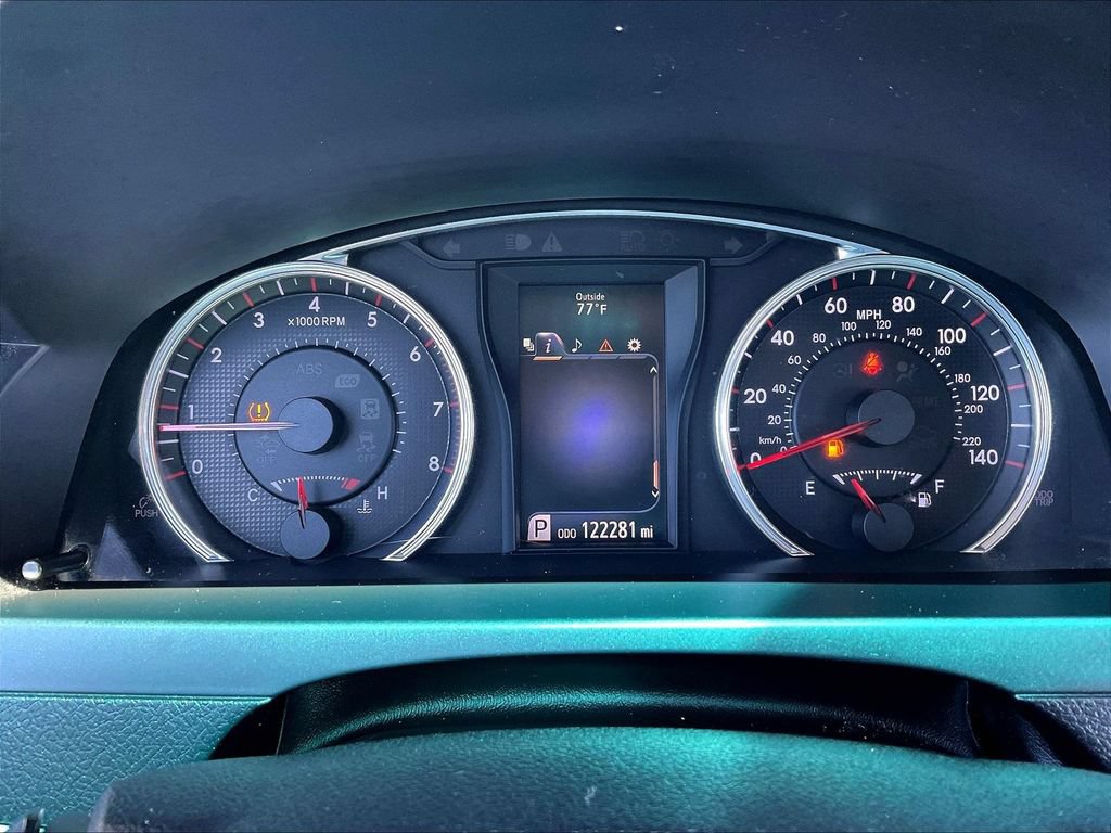 Used 2015 Toyota Camry XSE FWD image 12