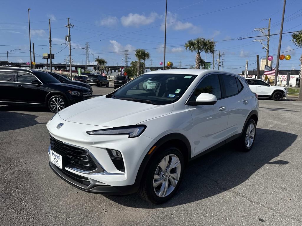 Certified 2025 Buick Encore GX Preferred FWD image 3
