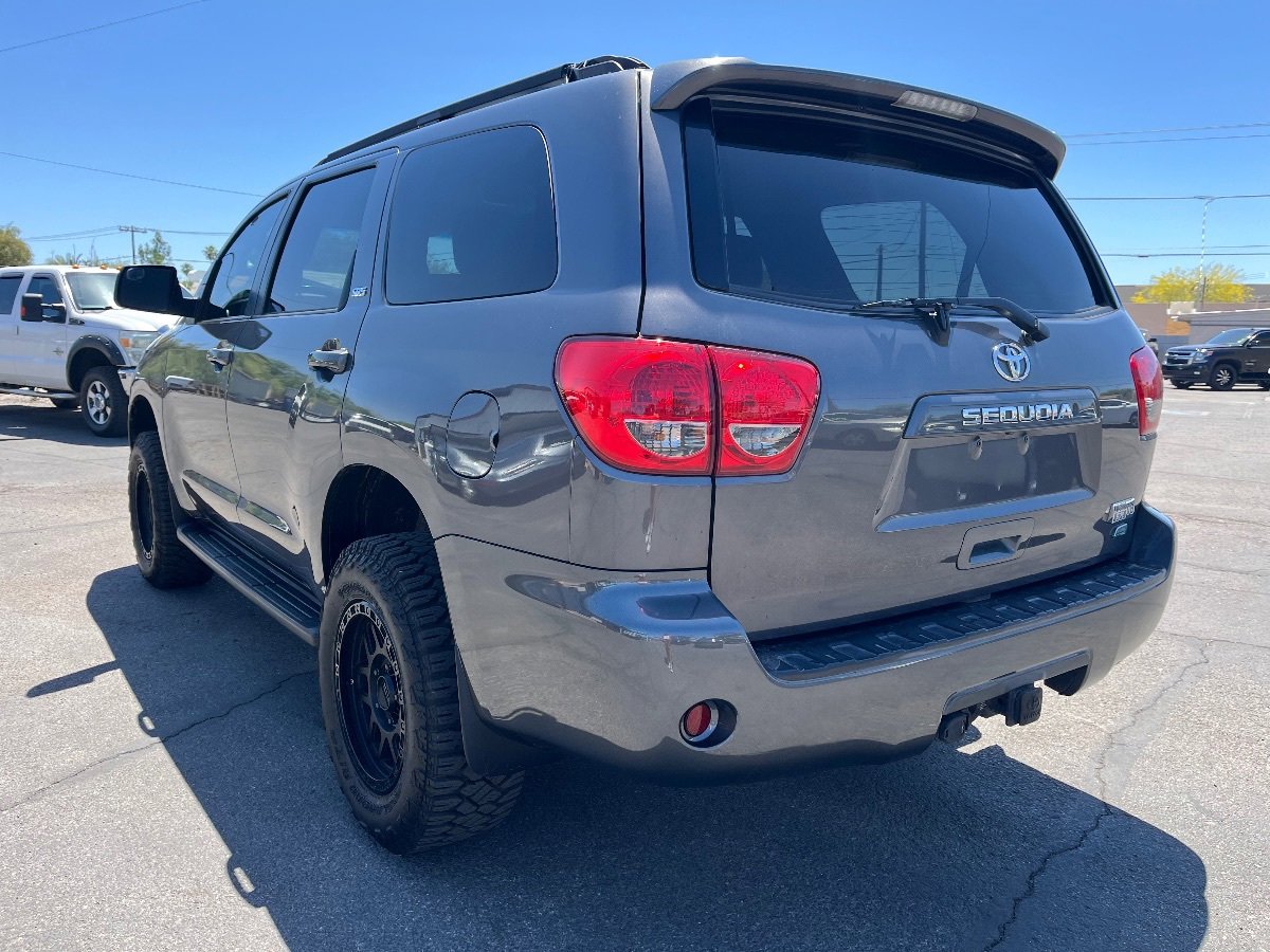 Used 2014 Toyota Sequoia SR5 AWD/4WD image 8