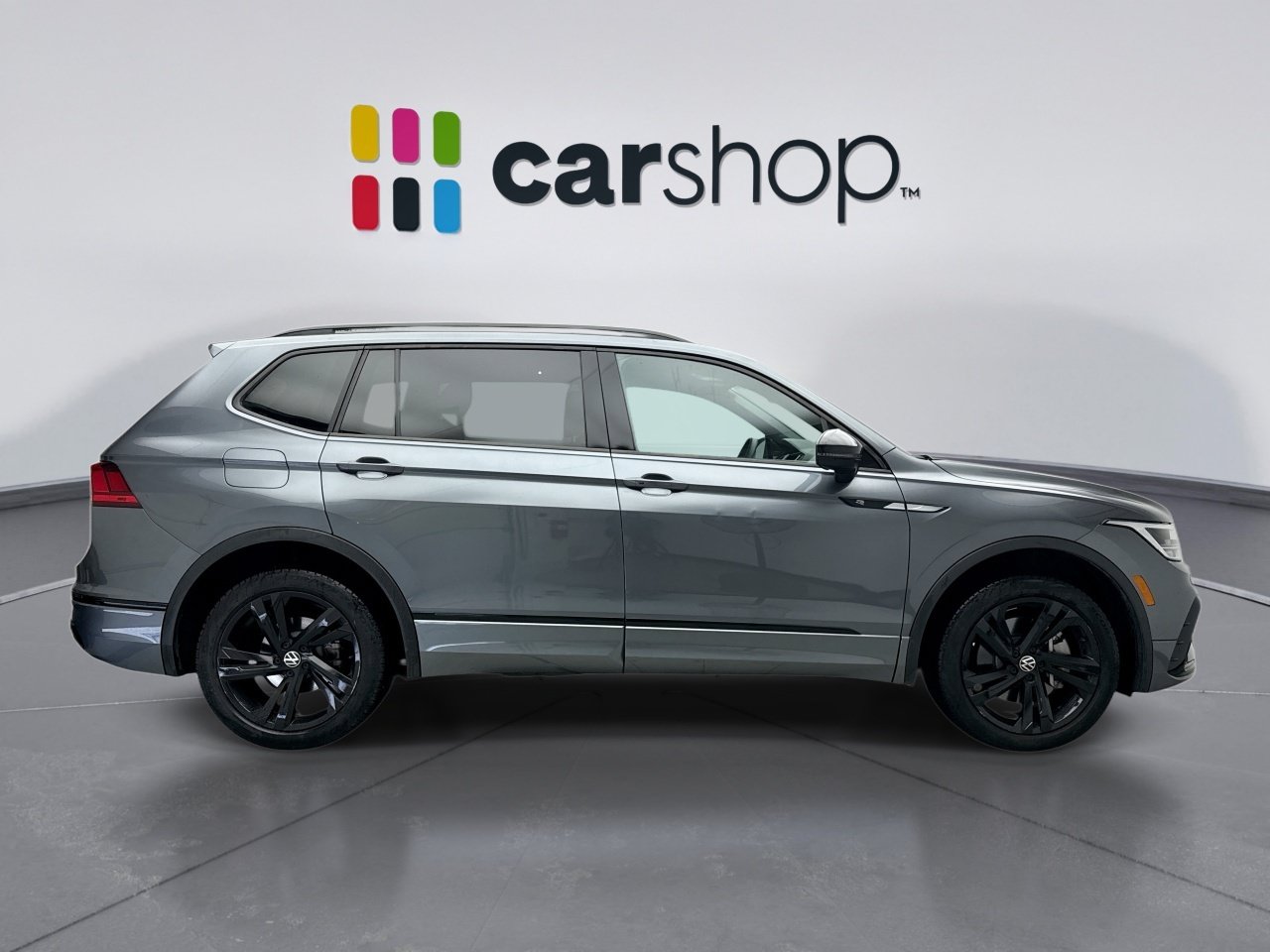 Used 2023 Volkswagen Tiguan SE R-Line FWD image 6