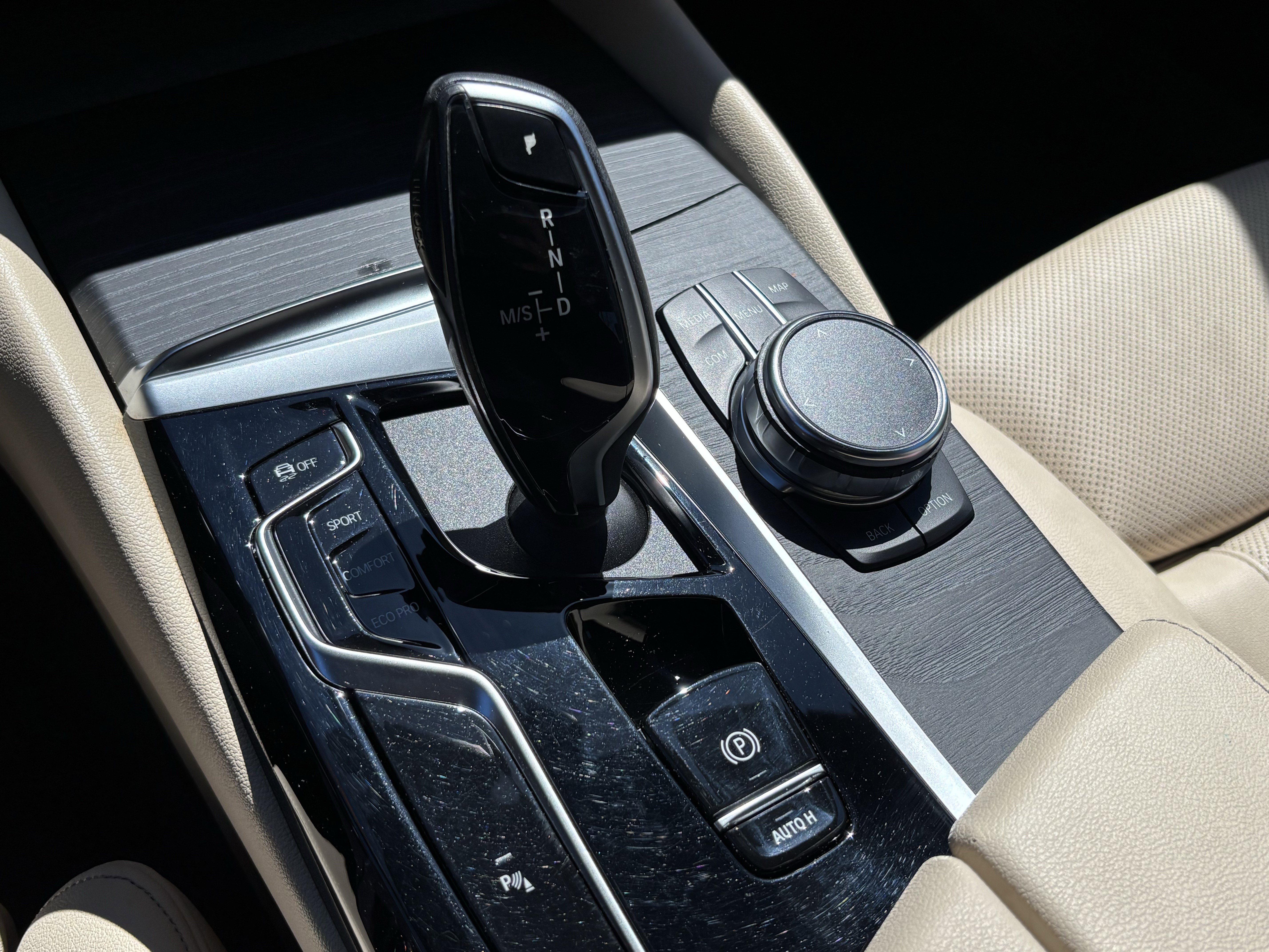 Certified 2023 BMW 530i w/ Premium Package image 26