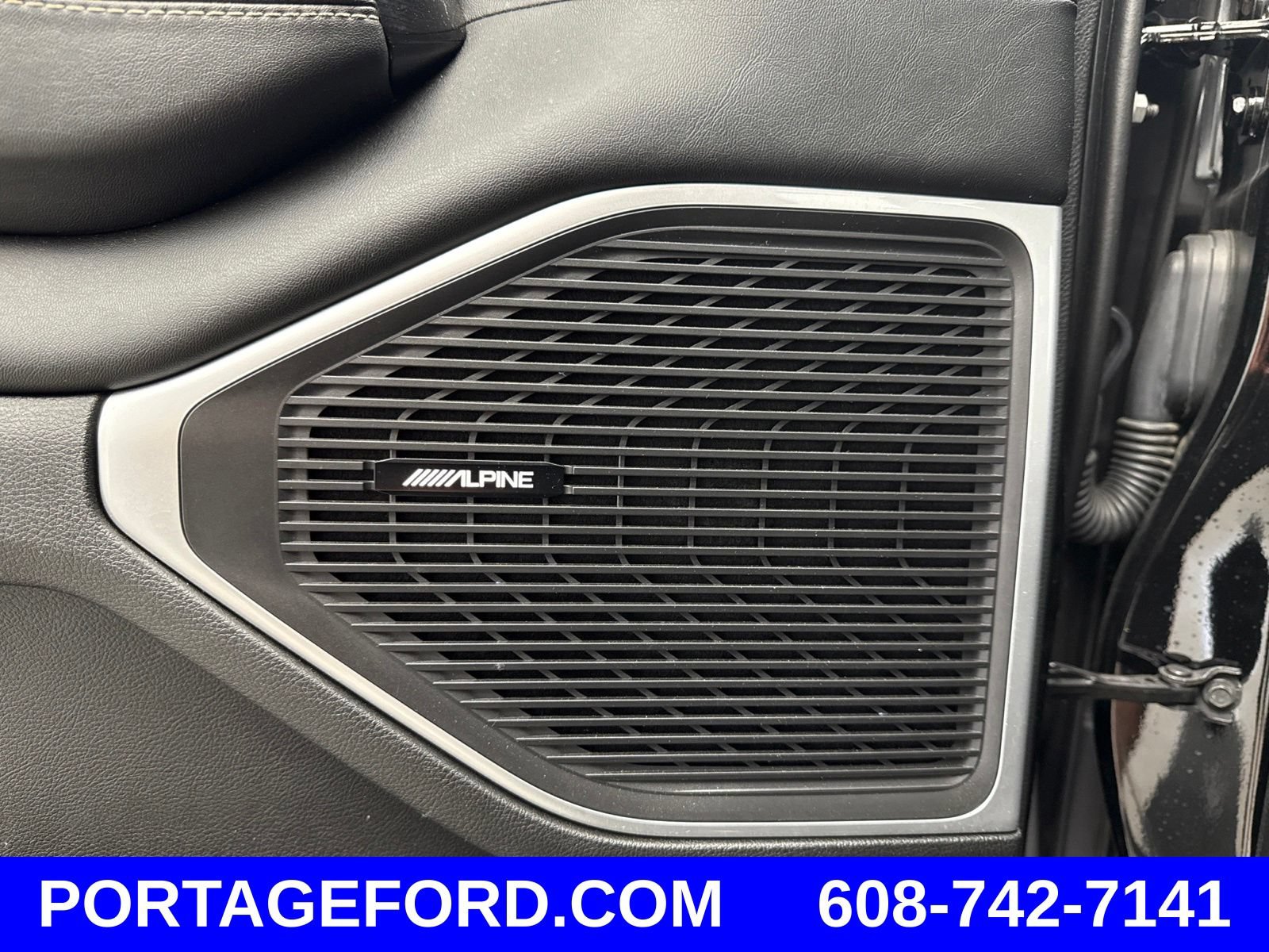 Used 2024 Jeep Wagoneer Series II w/ Convenience Group I AWD/4WD image 16