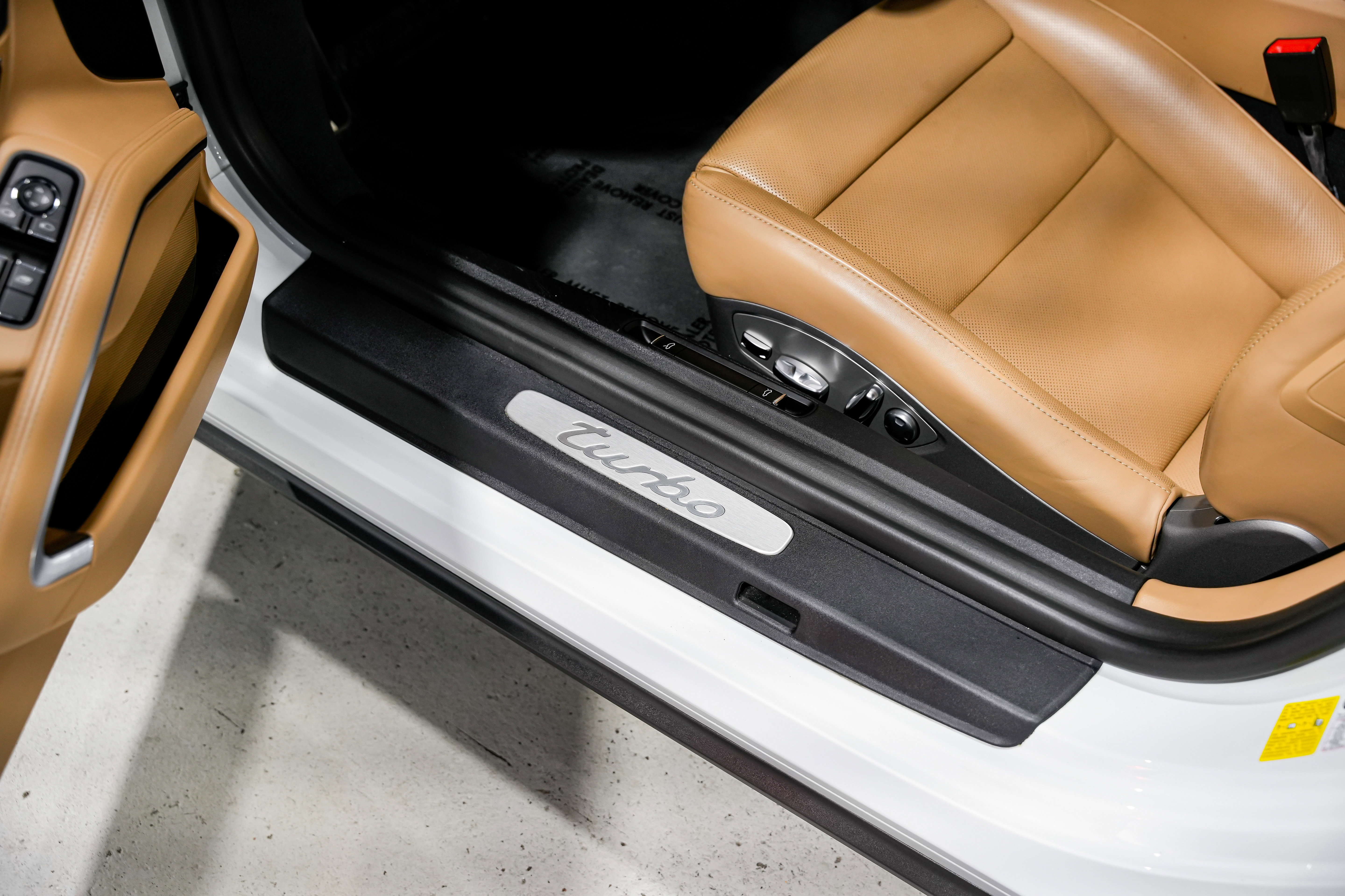 Used 2018 Porsche 911 Turbo image 25