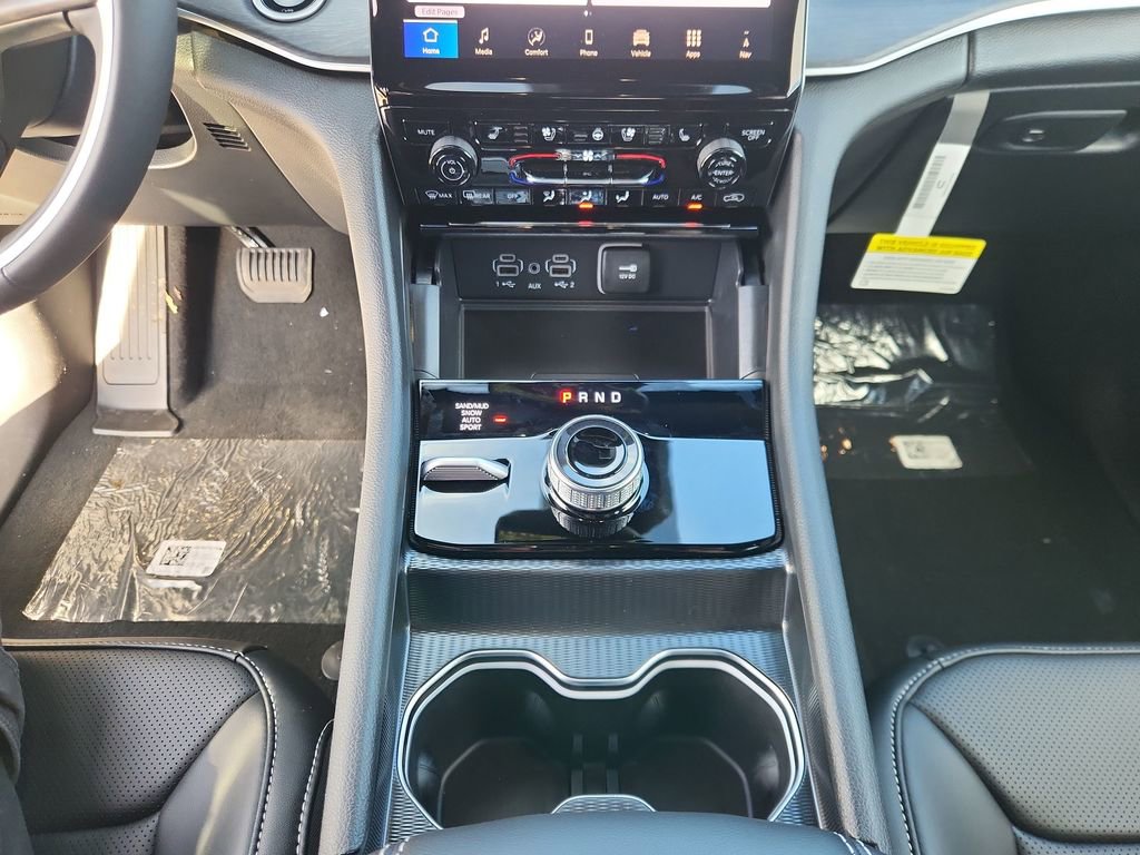 New 2025 Jeep Grand Cherokee Limited w/ Luxury Tech Group II image 18