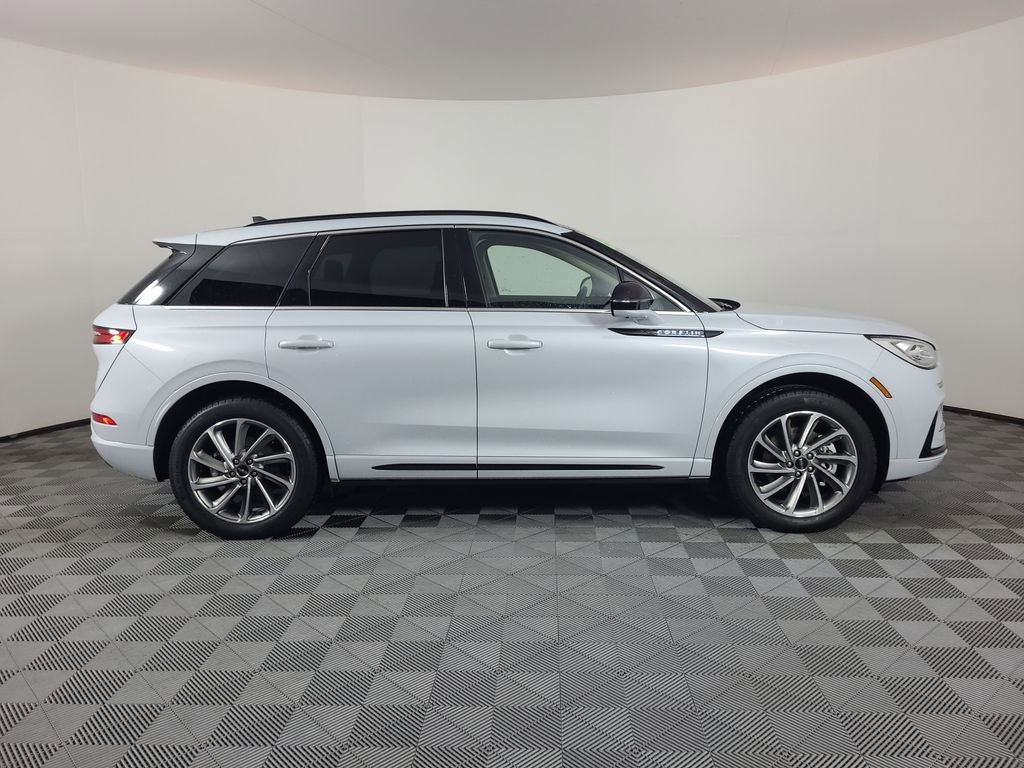 Used 2025 Lincoln Corsair Grand Touring w/ Equipment Group 302A AWD/4WD image 2